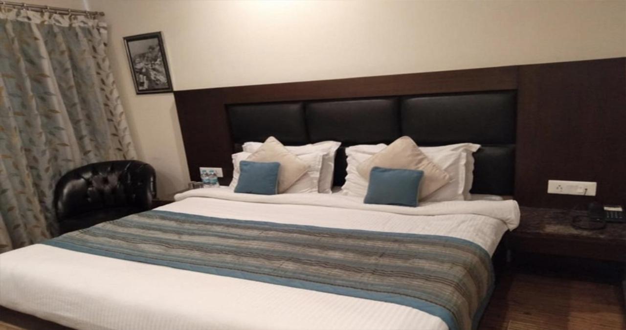 Hotel Sanobar The Midtown à Mussoorie Extérieur photo
